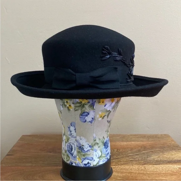 VTG BETMAR New York Black Wool Floral Design Hat - Picture 8 of 13
